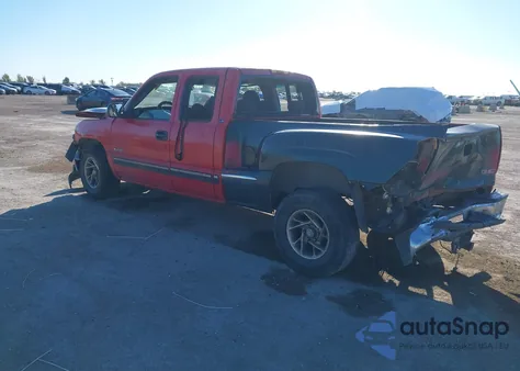 2001 Chevrolet Silverado 1500 Ls z USA, uszkodzony, nr VIN 1GCEC19VX1Z208353